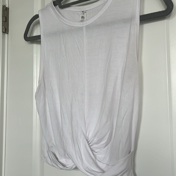 Alo Yoga cover Twist Front Tank - Picture 2 of 3